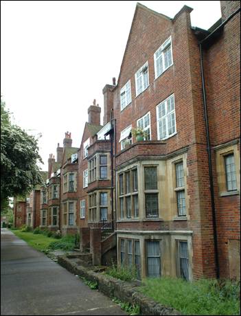 Meadway Court dd